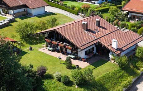 Landhaus Heike, Ferienwohnung Tegernsee in Bad Wiessee, Urlaub am Tegernsee, Ferienwohnungen Bad Wiessee, Ferienwohnungen am Tegernsee, Ferienwohnungen Tegernsee, Seeblick, Idealer Ausgangspunkt für Unternehmungen, ruhige, sonnige Lage am Waldesrand mit Blick auf den Tegernsee Landhaus Heike, Ferienwohnung Tegernsee in Bad Wiessee, Urlaub am Tegernsee, Ferienwohnungen Bad Wiessee, Ferienwohnungen am Tegernsee, Ferienwohnungen Tegernsee, Seeblick, Idealer Ausgangspunkt für Unternehmungen, ruhige, sonnige Lage am Waldesrand mit Blick auf den Tegernsee